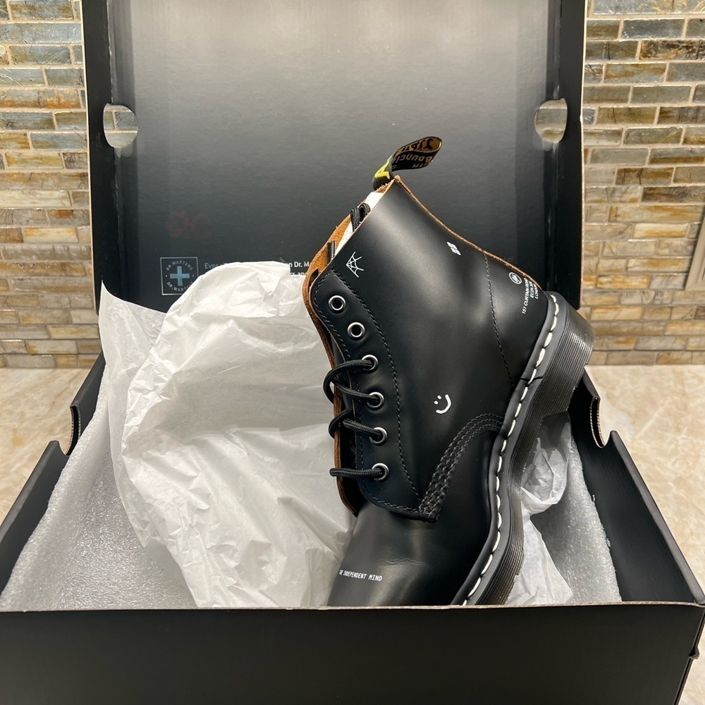 Dr. Martens x GOODHOOD 101 SMOOTH LEATHER ANKLE BOOTS - Picture 4 of 13